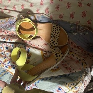 Dolce Vita sandals size 6